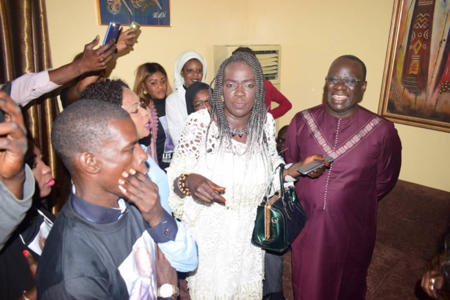 PRIX NELSON MANDELA: En images , l'arrivee du Pdt Mbagnick Diop a Dakar ce mercredi à 21heures.