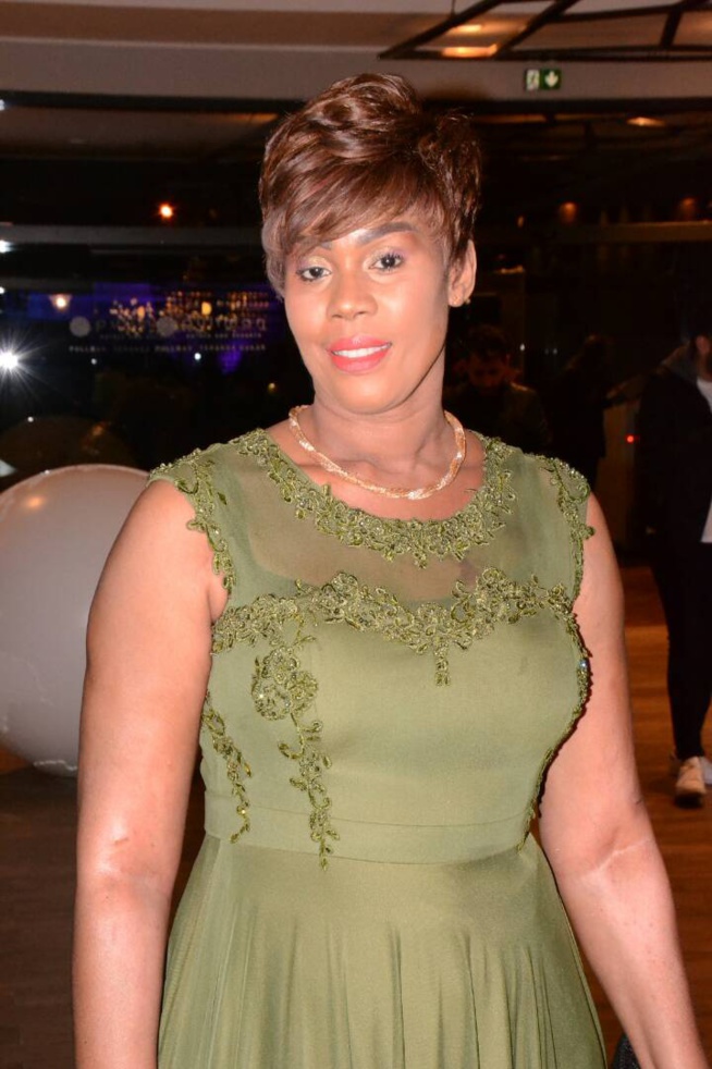 MAI de la marque Makari garde bien bien son mari de Pathé au Gala Tapis Rouge CHIC & ÉLÉGANCE MAI de la marque Makari garde bien bien son mari de Pathé au Gala Tapis Rouge CHIC & ÉLÉGANCE