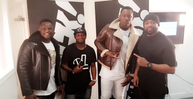 Le groupe Xpress en tournée de sa promotion internationale avec la chaîne de télévision BB Black Le groupe Xpress en tournée de sa promotion internationale avec la chaîne de télévision BB Black