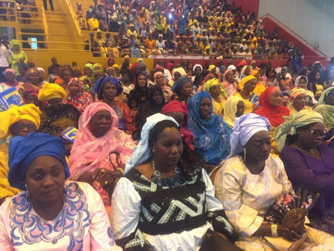 THIES Adopte "Gueum Sa Bopp"du président Bougane Guéye. No comment voir Photos THIES Adopte "Gueum Sa Bopp"du président Bougane Guéye. No comment voir Photos