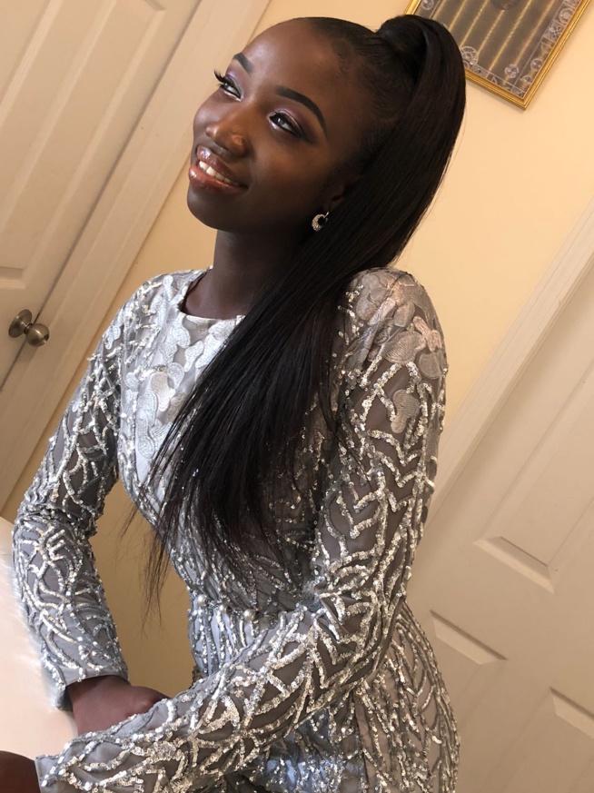 La fille du promoteur Gambien d'Atalanta aux USA,Suzana Bintou Ablaye Njie marque son début dans la mode avec PROM NIGHT.