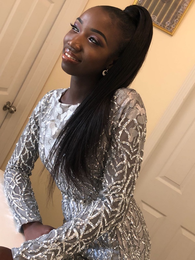 La fille du promoteur Gambien d'Atalanta aux USA,Suzana Bintou Ablaye Njie marque son début dans la mode avec PROM NIGHT. La fille du promoteur Gambien d'Atalanta aux USA,Suzana Bintou Ablaye Njie marque son début dans la mode avec PROM NIGHT.