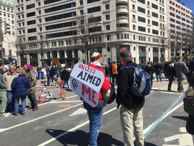 En images, les Américains dans la rue pour protester contre la loi sur l'octroi des armes à feu.