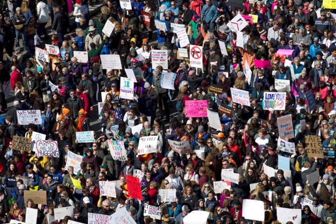 En images, les Américains dans la rue pour protester contre la loi sur l'octroi des armes à feu.