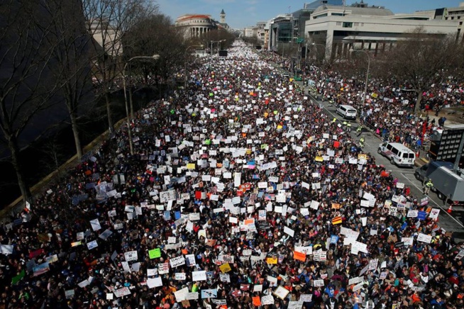 En images, les Américains dans la rue pour protester contre la loi sur l'octroi des armes à feu.