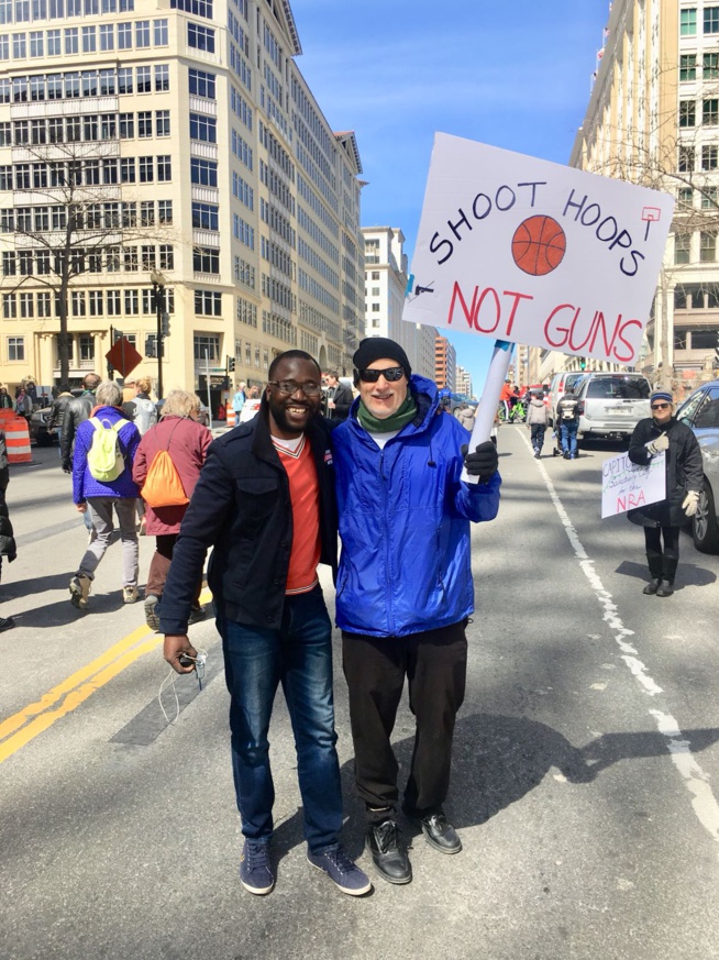 En images, les Américains dans la rue pour protester contre la loi sur l'octroi des armes à feu.