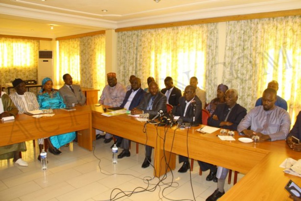 Projet de loi sur le parrainage : l’opposition accuse Macky Sall de manipuler la Constitution Projet de loi sur le parrainage : l’opposition accuse Macky Sall de manipuler la Constitution