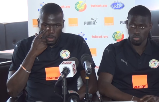 Kalidou Koulibaly dope Santy Ngom: « C’est un joueur de … Il faut lui laisser le … Kalidou Koulibaly dope Santy Ngom: « C’est un joueur de … Il faut lui laisser le …
