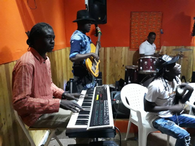 Jour J- 11 Gorgui Ndiaye en pleine dans les répétions pour le spécial anniversaire "LAAK YABOYE" au Grand Theatre. regardez Jour J- 11 Gorgui Ndiaye en pleine dans les répétions pour le spécial anniversaire "LAAK YABOYE" au Grand Theatre. regardez