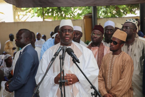 Macky Sall: "Mamadou Diop était un grand serviteur de l'Etat qui doit être cité en exemple pour la jeunesse" Macky Sall: "Mamadou Diop était un grand serviteur de l'Etat qui doit être cité en exemple pour la jeunesse"