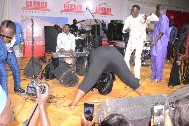 A guichet fermé, Pape Diouf monopolise le coeur des Gambiens ce samedi 31 Mars. A guichet fermé, Pape Diouf monopolise le coeur des Gambiens ce samedi 31 Mars.