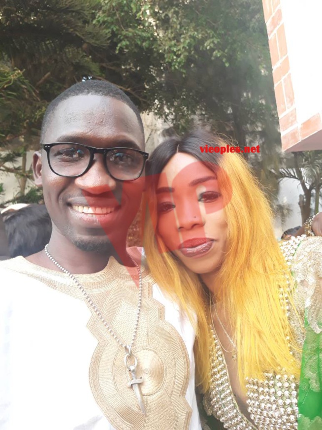 Les images du mariage de Amina Poté qui est désormais madame Cissé. Les images du mariage de Amina Poté qui est désormais madame Cissé.