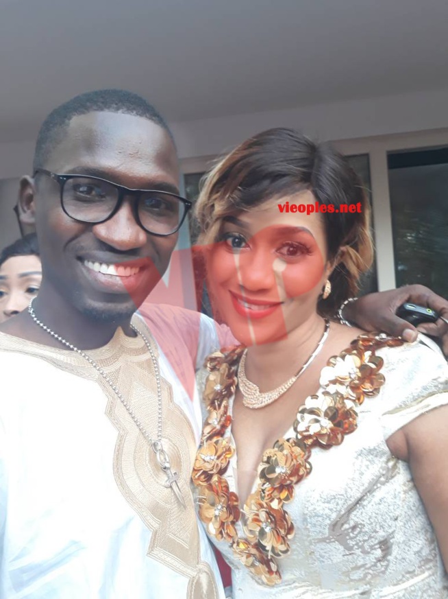 Les images du mariage de Amina Poté qui est désormais madame Cissé. Les images du mariage de Amina Poté qui est désormais madame Cissé.