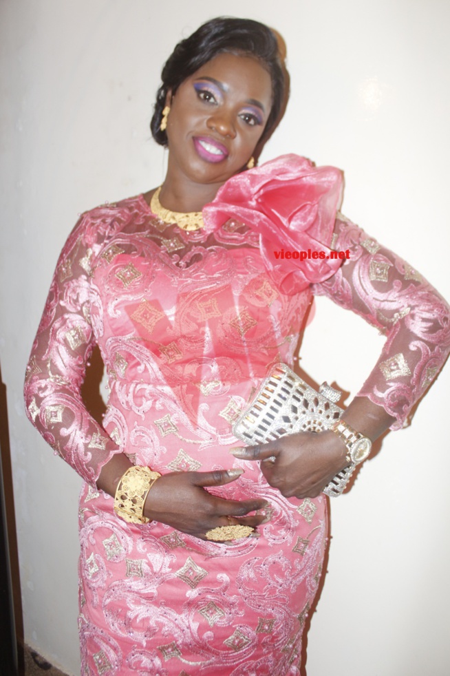 Voici la fille du président Mbagnick Diop qui se mariée hier. Voici la fille du président Mbagnick Diop qui se mariée hier.