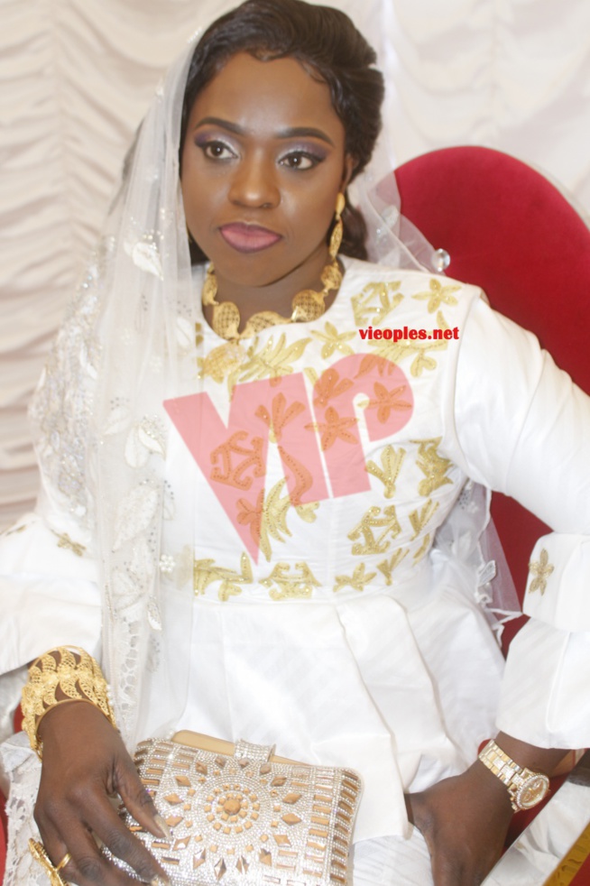 Voici la fille du président Mbagnick Diop qui se mariée hier. Voici la fille du président Mbagnick Diop qui se mariée hier.