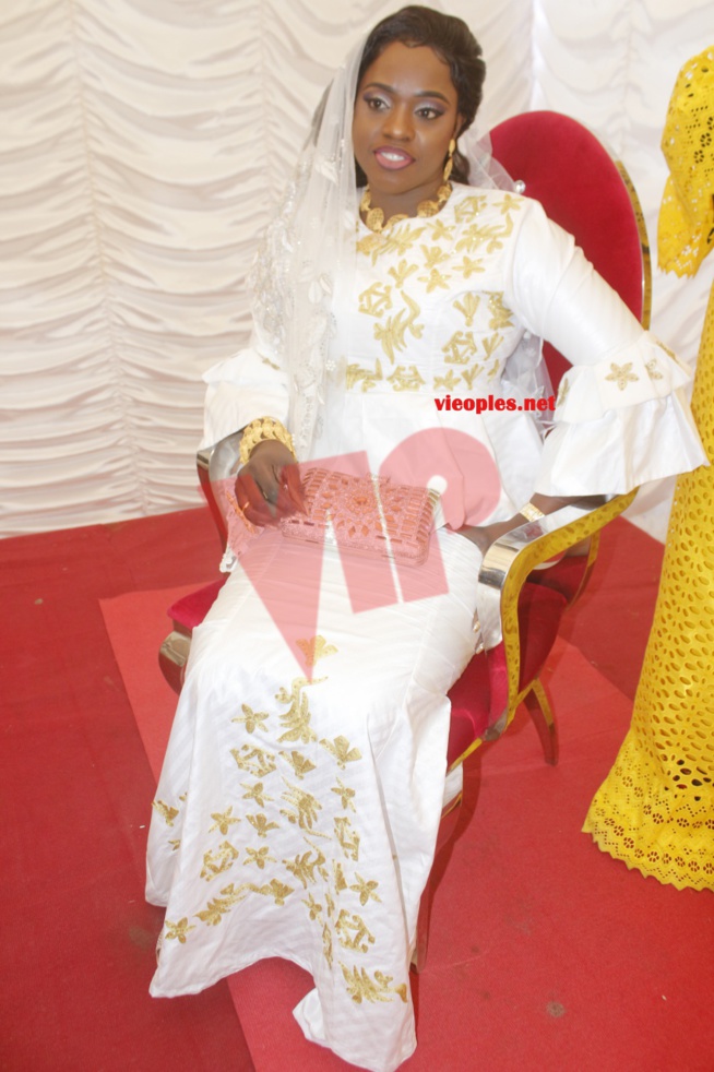 Voici la fille du président Mbagnick Diop qui se mariée hier. Voici la fille du président Mbagnick Diop qui se mariée hier.