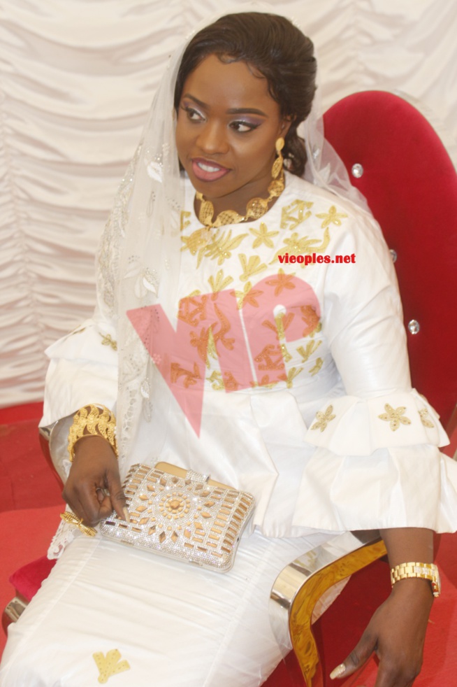 Voici la fille du président Mbagnick Diop qui se mariée hier. Voici la fille du président Mbagnick Diop qui se mariée hier.