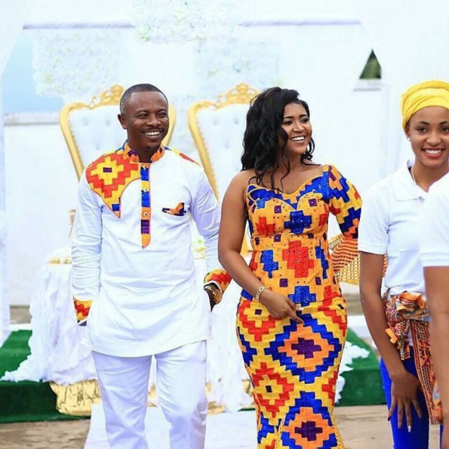 Découvrez comment ces couples portent ce pagne avec classe ! Découvrez comment ces couples portent ce pagne avec classe !