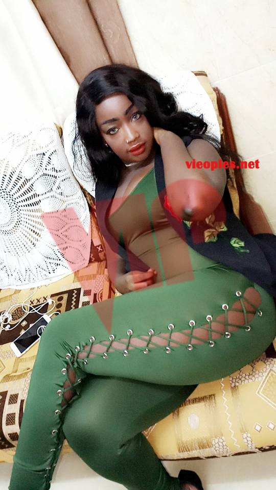 Sexy où pas, Déffa du groupe Safari sait bien comment l"être. Sexy où pas, Déffa du groupe Safari sait bien comment l"être.