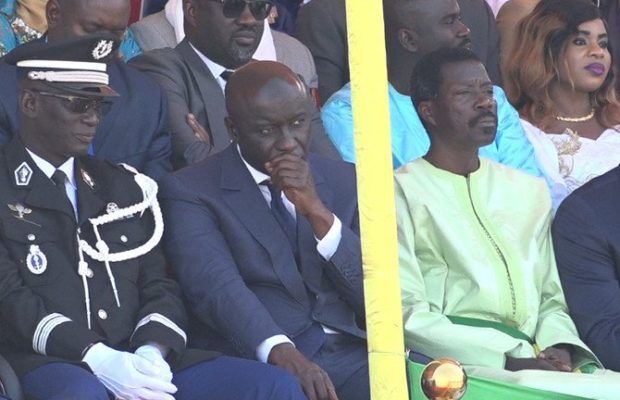 Thiès – Défilé du 4 avril : les « frères ennemis » Idrissa Seck et Talla Sylla réunis Thiès – Défilé du 4 avril : les « frères ennemis » Idrissa Seck et Talla Sylla réunis