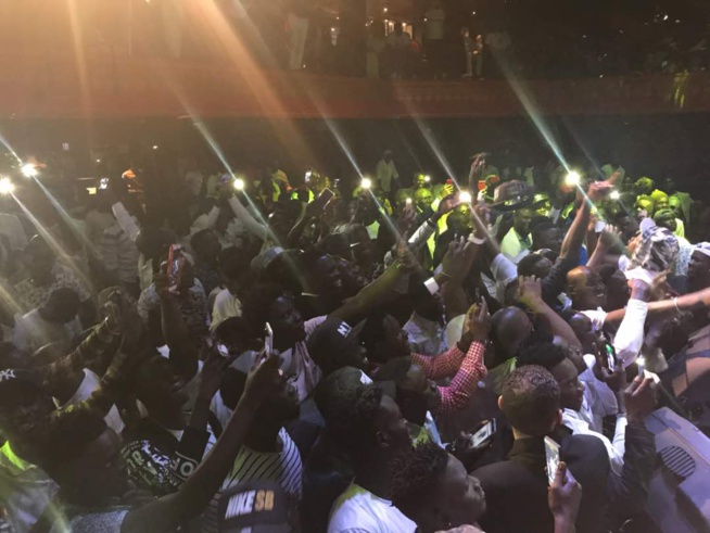 En images: Pape Diouf ferme les portes à SAO PAULO, un "grand bégué" explosif chez les Brésiliens.
