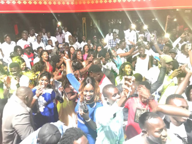 En images: Pape Diouf ferme les portes à SAO PAULO, un "grand bégué" explosif chez les Brésiliens. En images: Pape Diouf ferme les portes à SAO PAULO, un "grand bégué" explosif chez les Brésiliens.