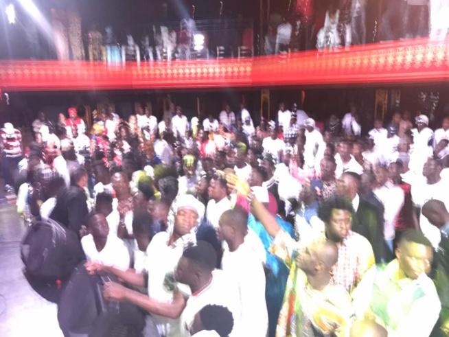 En images: Pape Diouf ferme les portes à SAO PAULO, un "grand bégué" explosif chez les Brésiliens.