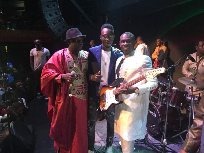 En images: Pape Diouf ferme les portes à SAO PAULO, un "grand bégué" explosif chez les Brésiliens. En images: Pape Diouf ferme les portes à SAO PAULO, un "grand bégué" explosif chez les Brésiliens.