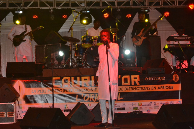 14 eme éditions Cauris d'or: Saliou et le African Mysitik ouvre le bal. Regardez 14 eme éditions Cauris d'or: Saliou et le African Mysitik ouvre le bal. Regardez