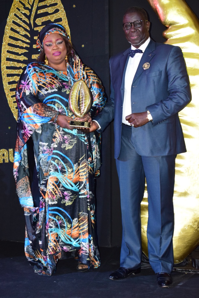 14 EDITIONS DE LA CEREMONIE LA PLUS PRESTIGIEUSE DE REMISES DE DISTINCTIONS EN AFRIQUE: LES CAURIS D'OR. IMAGES 14 EDITIONS DE LA CEREMONIE LA PLUS PRESTIGIEUSE DE REMISES DE DISTINCTIONS EN AFRIQUE: LES CAURIS D'OR. IMAGES