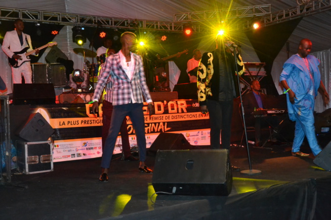 14 EDITIONS CAURIS D'OR: Pape Diouf chauffe la plus prestigieuse céremonie de remises de distinctions de l'Afrique. 14 EDITIONS CAURIS D'OR: Pape Diouf chauffe la plus prestigieuse céremonie de remises de distinctions de l'Afrique.