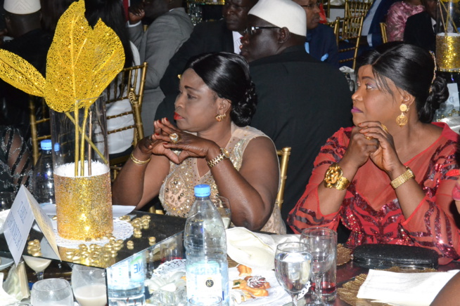 14 EDITIONS CAURIS D'OR: Pape Diouf chauffe la plus prestigieuse céremonie de remises de distinctions de l'Afrique. 14 EDITIONS CAURIS D'OR: Pape Diouf chauffe la plus prestigieuse céremonie de remises de distinctions de l'Afrique.