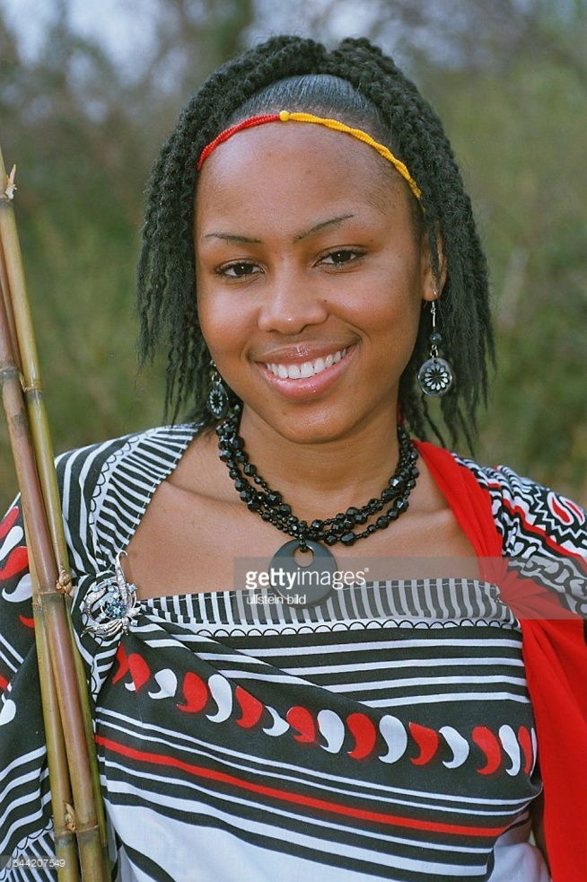 Le roi du Swaziland, Mswati III épouse une jeune fille de 19 ans comme sa 14ème femme, sa 8éme épouse se suicide, découvrez chacune des 14 épouses du roi Mswati III