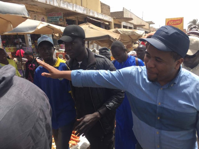 Thiaroye : Le maire refuse la salle polyvalente à Gueum sa Bopp, les commerçants du marché Thiaroye se mobilisent et acceuillent le Président Bougane Gueye à travers des visites de proximité.. Bravo Gueum Sa Bopp marché Thiaroye...