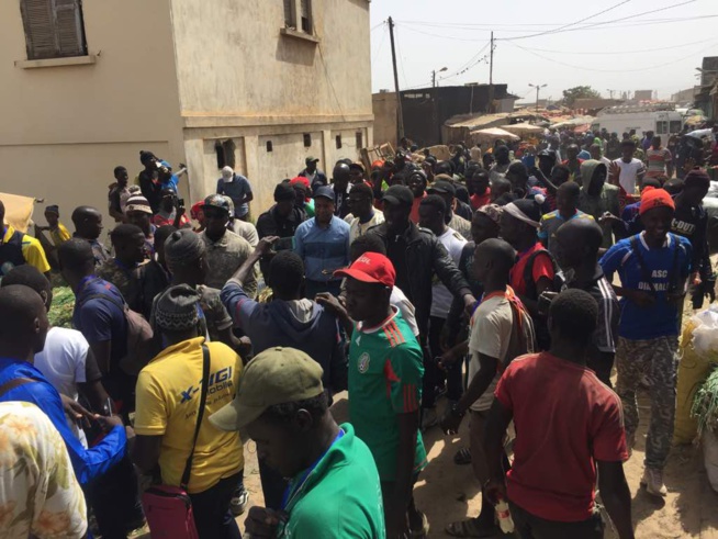 Thiaroye : Le maire refuse la salle polyvalente à Gueum sa Bopp, les commerçants du marché Thiaroye se mobilisent et acceuillent le Président Bougane Gueye à travers des visites de proximité.. Bravo Gueum Sa Bopp marché Thiaroye... Thiaroye : Le maire refuse la salle polyvalente à Gueum sa Bopp, les commerçants du marché Thiaroye se mobilisent et acceuillent le Président Bougane Gueye à travers des visites de proximité.. Bravo Gueum Sa Bopp marché Thiaroye...