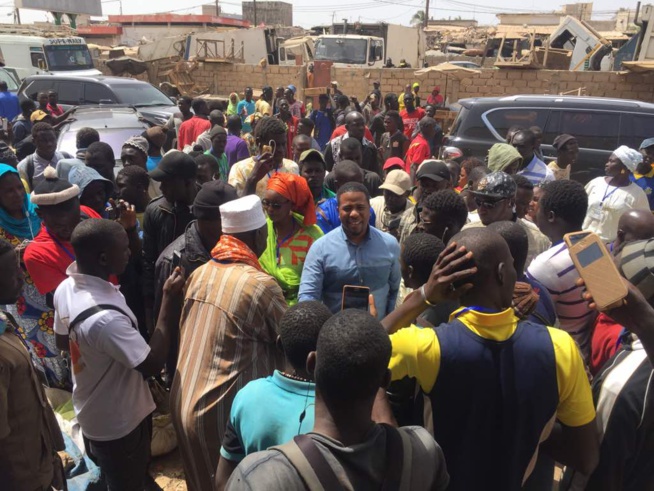 Thiaroye : Le maire refuse la salle polyvalente à Gueum sa Bopp, les commerçants du marché Thiaroye se mobilisent et acceuillent le Président Bougane Gueye à travers des visites de proximité.. Bravo Gueum Sa Bopp marché Thiaroye... Thiaroye : Le maire refuse la salle polyvalente à Gueum sa Bopp, les commerçants du marché Thiaroye se mobilisent et acceuillent le Président Bougane Gueye à travers des visites de proximité.. Bravo Gueum Sa Bopp marché Thiaroye...