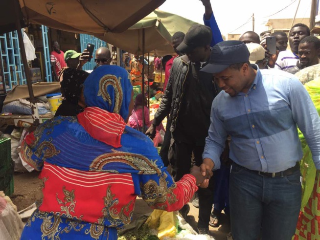 Thiaroye : Le maire refuse la salle polyvalente à Gueum sa Bopp, les commerçants du marché Thiaroye se mobilisent et acceuillent le Président Bougane Gueye à travers des visites de proximité.. Bravo Gueum Sa Bopp marché Thiaroye...