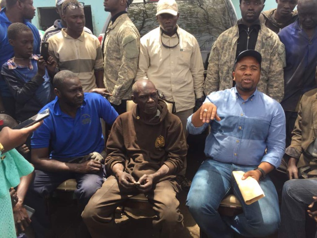 Thiaroye : Le maire refuse la salle polyvalente à Gueum sa Bopp, les commerçants du marché Thiaroye se mobilisent et acceuillent le Président Bougane Gueye à travers des visites de proximité.. Bravo Gueum Sa Bopp marché Thiaroye... Thiaroye : Le maire refuse la salle polyvalente à Gueum sa Bopp, les commerçants du marché Thiaroye se mobilisent et acceuillent le Président Bougane Gueye à travers des visites de proximité.. Bravo Gueum Sa Bopp marché Thiaroye...