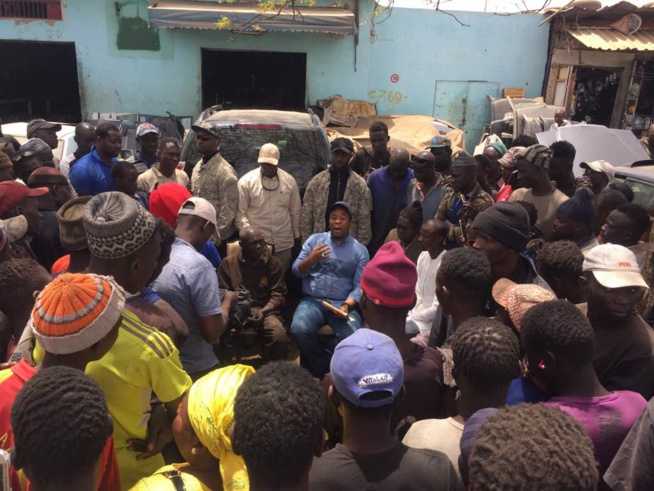 Thiaroye : Le maire refuse la salle polyvalente à Gueum sa Bopp, les commerçants du marché Thiaroye se mobilisent et acceuillent le Président Bougane Gueye à travers des visites de proximité.. Bravo Gueum Sa Bopp marché Thiaroye... Thiaroye : Le maire refuse la salle polyvalente à Gueum sa Bopp, les commerçants du marché Thiaroye se mobilisent et acceuillent le Président Bougane Gueye à travers des visites de proximité.. Bravo Gueum Sa Bopp marché Thiaroye...