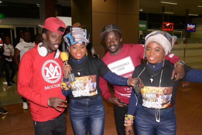 Les images de l'arrivée du Nigerian Tenko à l'AIBD pour son concert du 14 avril au monument de la renaissance avec RAKHOU PROD.