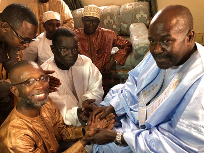 Magal Kazourajab, Serigne Abdourahmane Mbacké en compagnie de Bouba Ndour et Mara Dieng chez Abo le Khalife de Serigne Falilou. Magal Kazourajab, Serigne Abdourahmane Mbacké en compagnie de Bouba Ndour et Mara Dieng chez Abo le Khalife de Serigne Falilou.