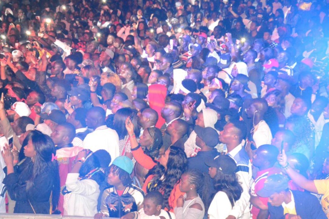 L'artiste Nigerian, Tekno explose le Monument de la Renaissance avec RAKHOU PROD. En images L'artiste Nigerian, Tekno explose le Monument de la Renaissance avec RAKHOU PROD. En images