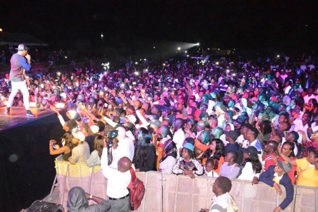 L'artiste Nigerian, Tekno explose le Monument de la Renaissance avec RAKHOU PROD. En images L'artiste Nigerian, Tekno explose le Monument de la Renaissance avec RAKHOU PROD. En images