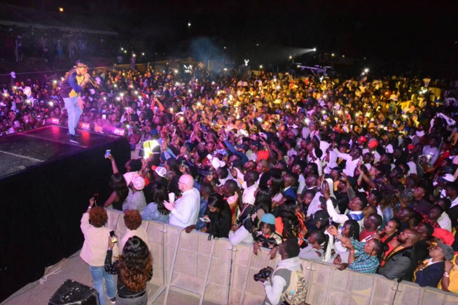 L'artiste Nigerian, Tekno explose le Monument de la Renaissance avec RAKHOU PROD. En images