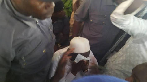 URGENT - Ziarra de Amadou Gaye au Fouta. Ce que l'on sait de la bataille rangée entre Abdoulaye Daouda Diallo et Cheikh Oumar Hanne URGENT - Ziarra de Amadou Gaye au Fouta. Ce que l'on sait de la bataille rangée entre Abdoulaye Daouda Diallo et Cheikh Oumar Hanne