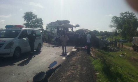 Tattaguine : Une collision entre deux bus fait 4 morts et une cinquantaine de blessés Tattaguine : Une collision entre deux bus fait 4 morts et une cinquantaine de blessés