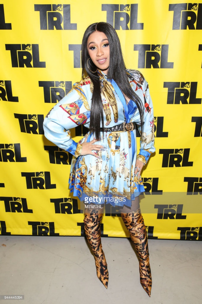Cardi B vient de faire ce que Beyoncé a refusé de faire, Rihanna fan de Cardi B, elle s’éclate lors de…