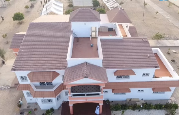 Découvrez l’incroyable Palais de Cheikh Béthio