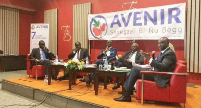 Macky Sall en France juste avant le vote du parrainage : La plateforme Avenir Senegaal Bi Nu Begg dénonce et l'invite à rentrer sans délai pour assumer toutes les responsabilités liées à sa charge. Macky Sall en France juste avant le vote du parrainage : La plateforme Avenir Senegaal Bi Nu Begg dénonce et l'invite à rentrer sans délai pour assumer toutes les responsabilités liées à sa charge.