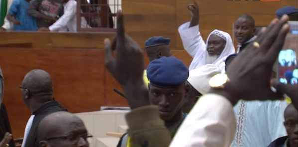 Procès imam Ndao et Cie: Violente prise de becs entre Me Ousseynou Fall et le Procureur, l’audience suspendue Procès imam Ndao et Cie: Violente prise de becs entre Me Ousseynou Fall et le Procureur, l’audience suspendue